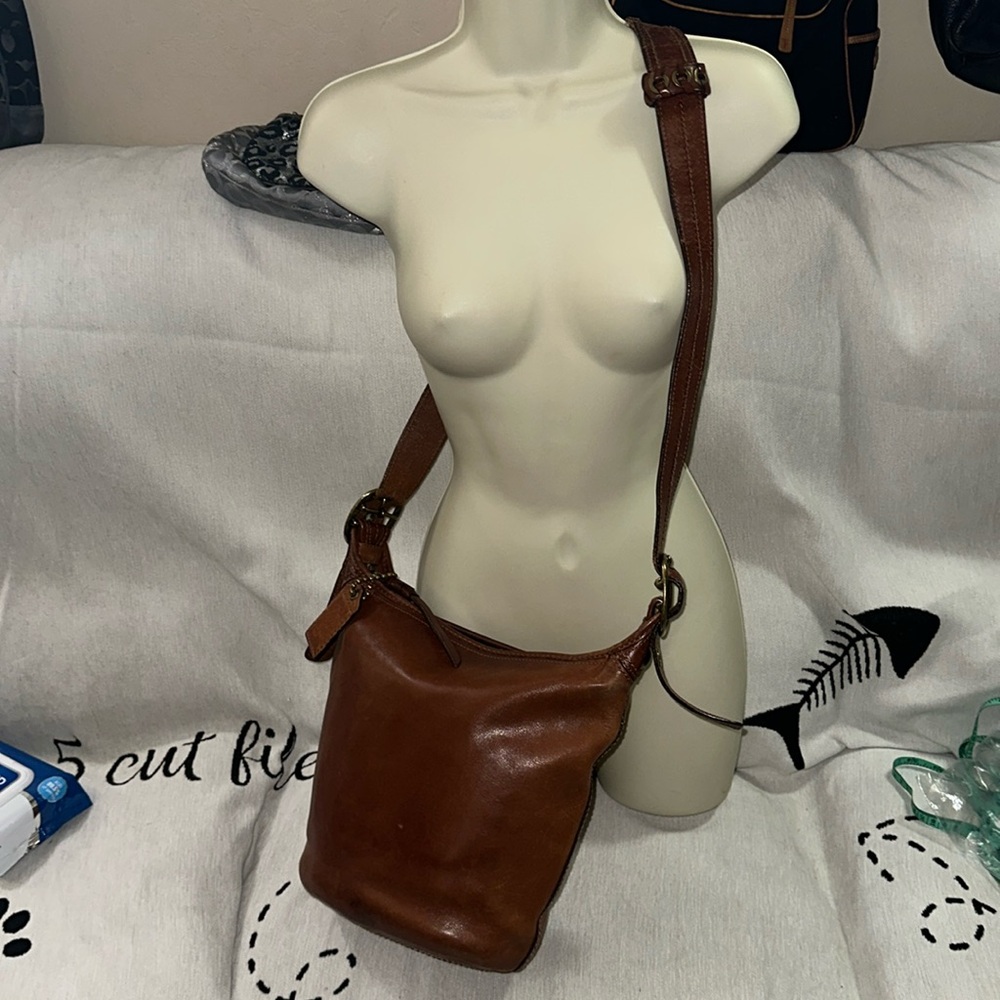 Coach brown smooth leather crossbody 💕 damaged